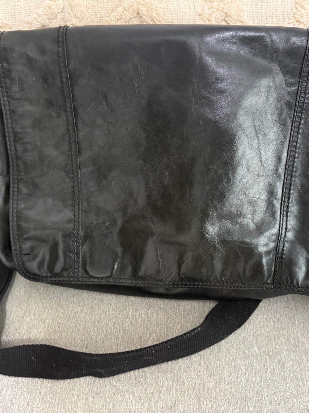 Fossil Black Leather Messenger Bag Crossbody Laptop Satchel Vintage - Picture 2 of 9